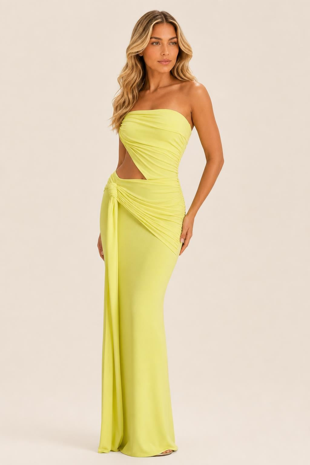 Vestido Longo Tomara Que Caia com Recorte Lateral e Fenda - Ada — studio_three_quarter — Sofia [0feac4ac-e4a2-4e75-aa28-328e548b79eb]