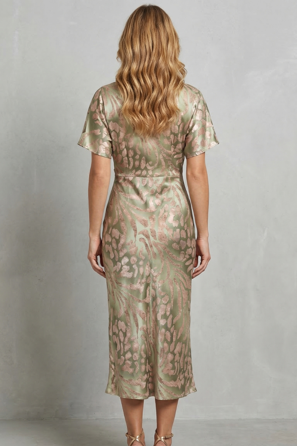 Zarielle – Elegância drapeada – Vestido longo decote V