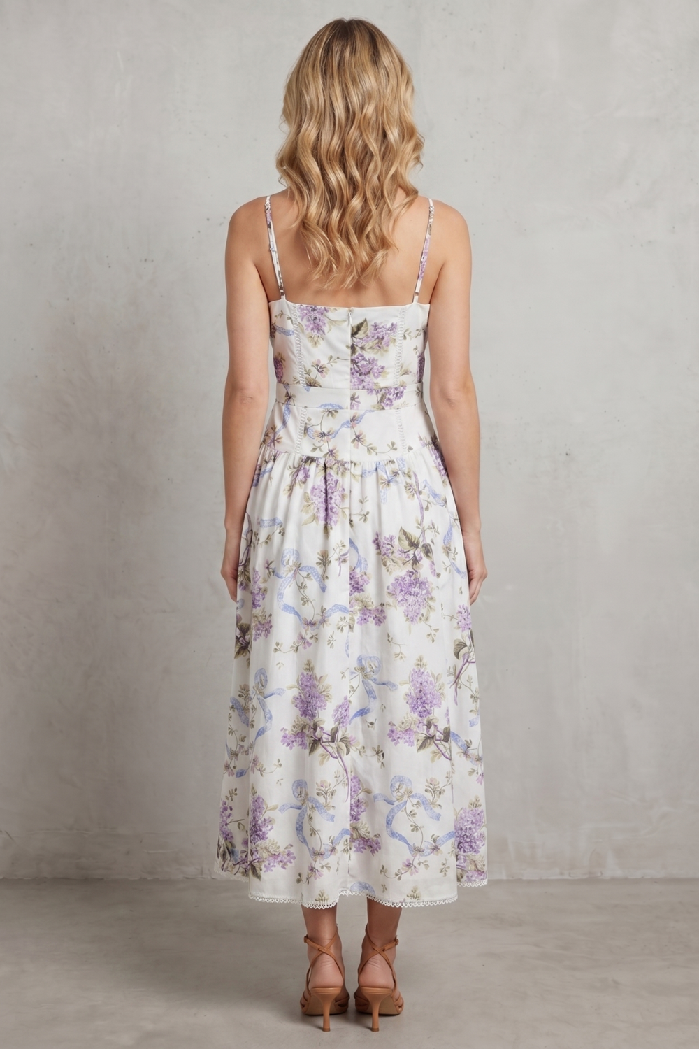 Parven – Corpete esculpido floral – Vestido midi floral