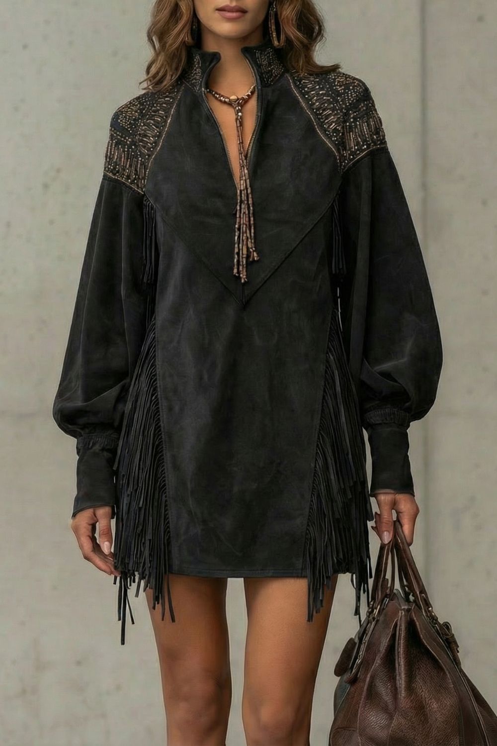Calvetta – Detalhe de franjas bordadas – Vestido mini túnica