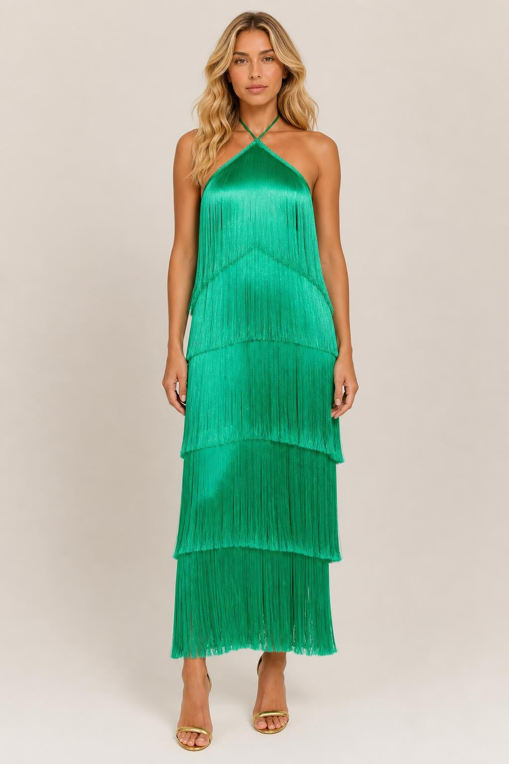 Vestido Longo com Franjas em Camadas - Célianne — studio_front — Sofia [4128f778-4e4f-4b1f-924c-7475bc638023]