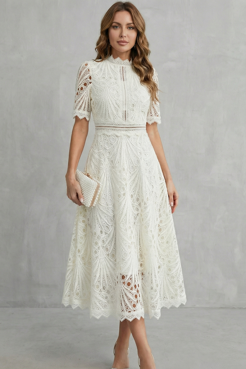 Charlisse – Refinamento em renda ornamental – Vestido midi gola alta