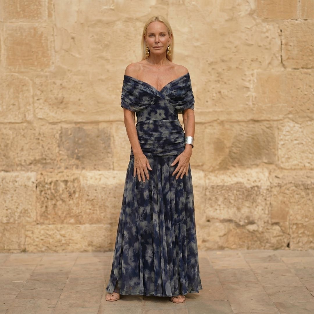 Melissa | Vestido Off-Shoulder Azul Marinho com Saia Evasê