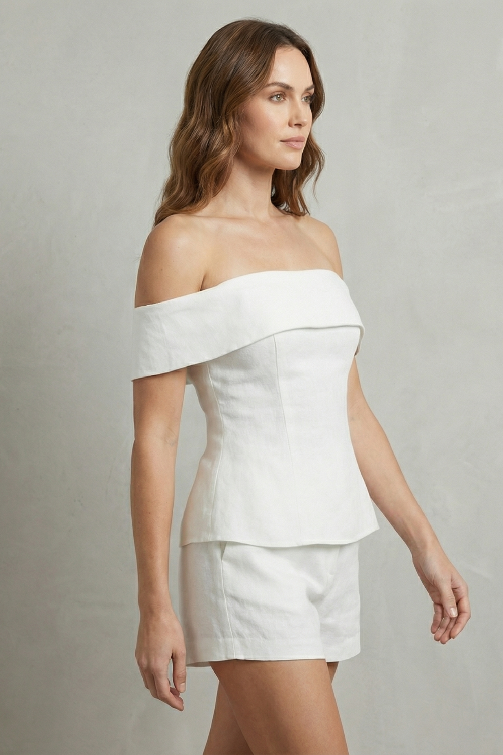 Alvienne – Elegância ombro a ombro com peplum – Conjunto de duas peças