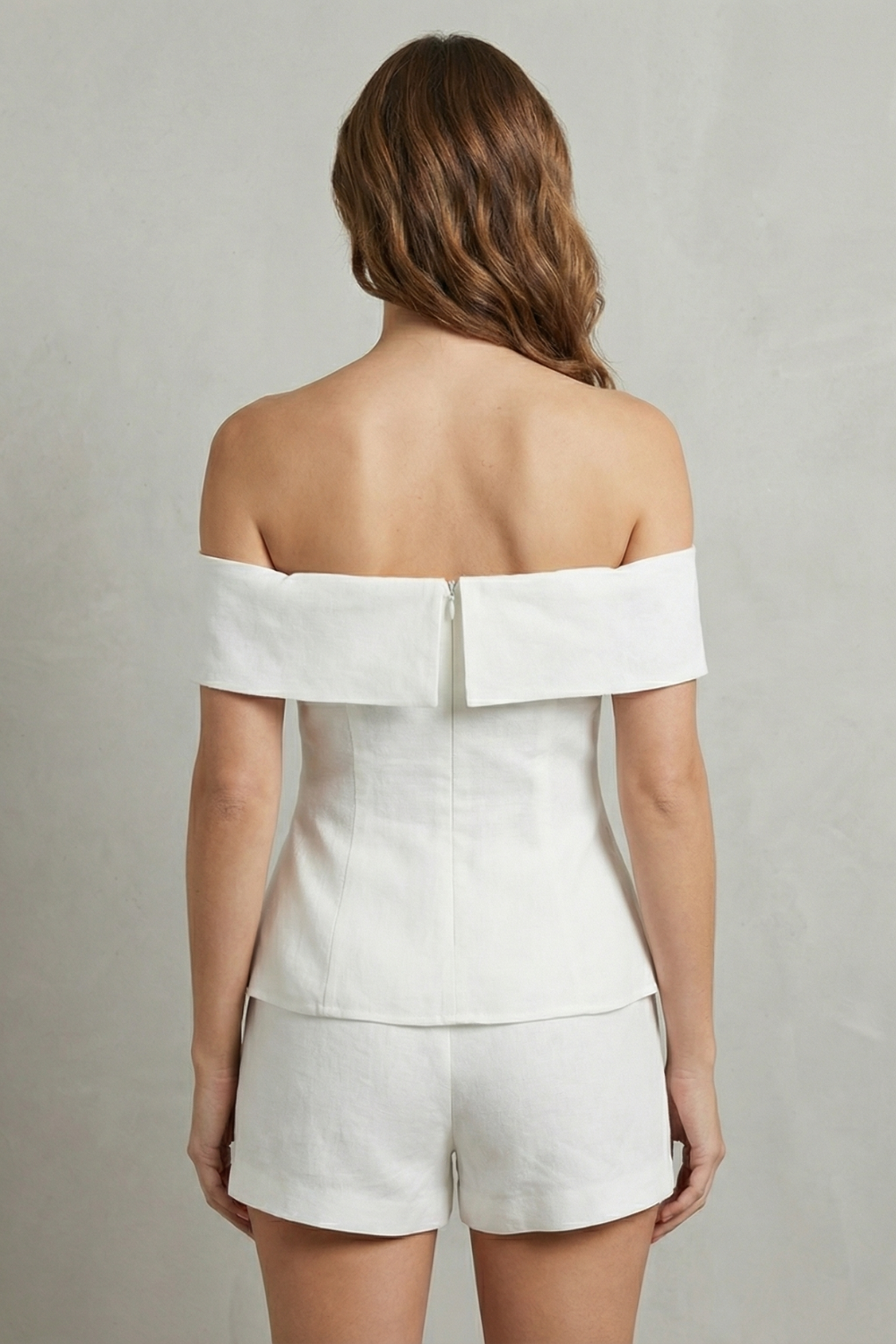 Alvienne – Elegância ombro a ombro com peplum – Conjunto de duas peças