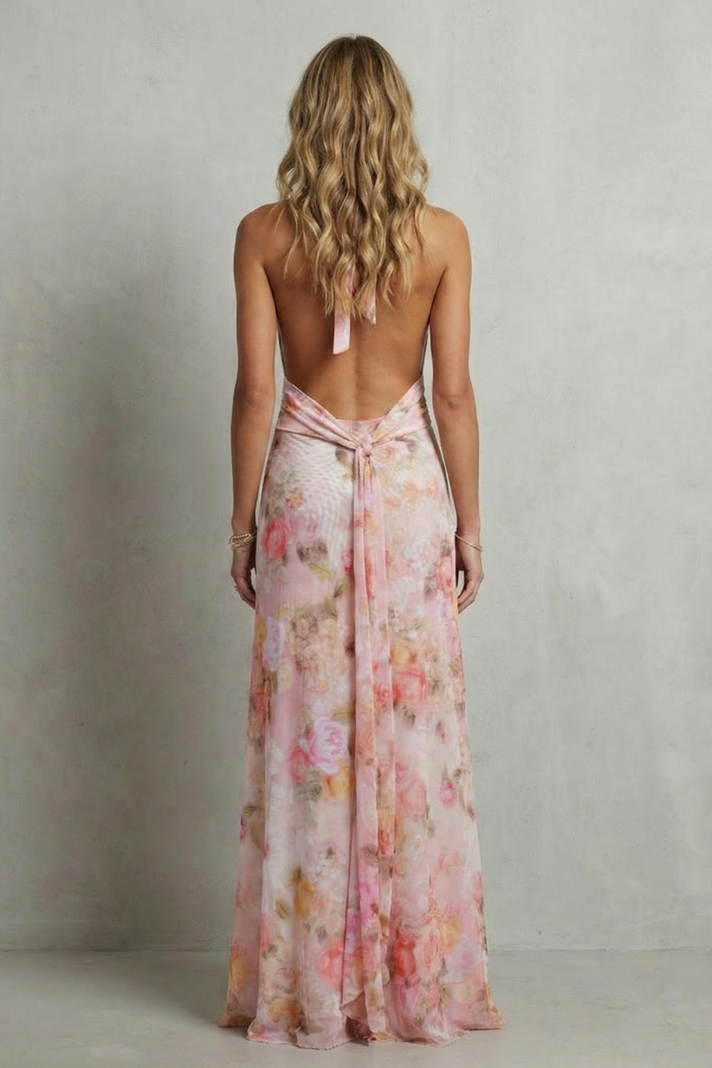 Ariadelle – Elegância floral com decote V profundo – Vestido longo