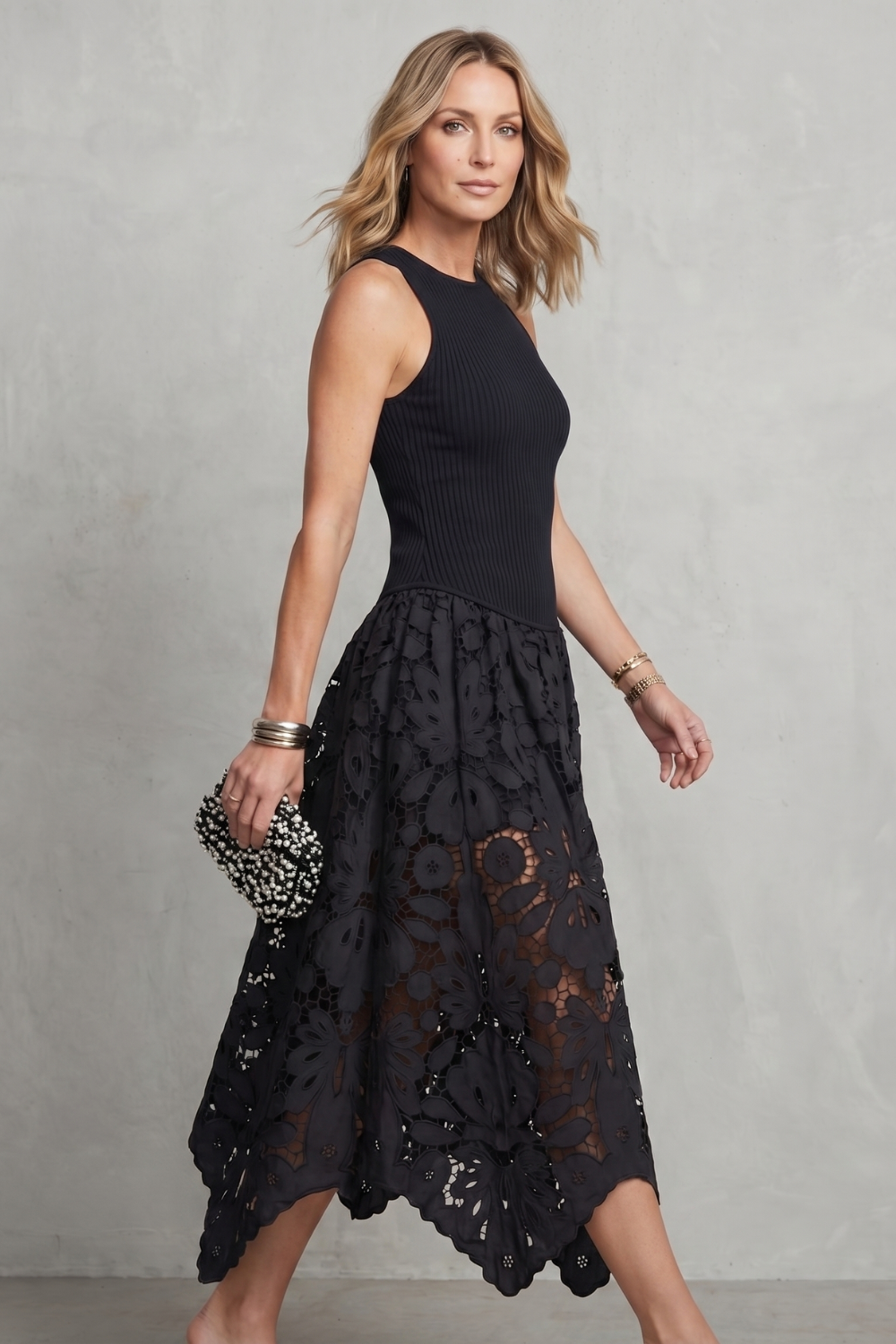Atalisse – Elegância em contraste de renda – Vestido midi