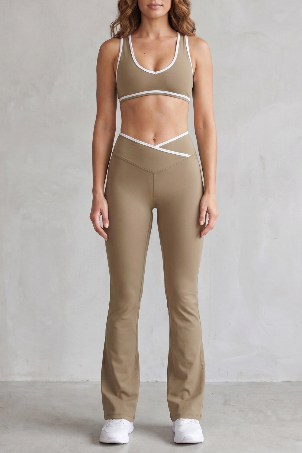 Aurelia – Conjunto de activewear com detalhes em contraste