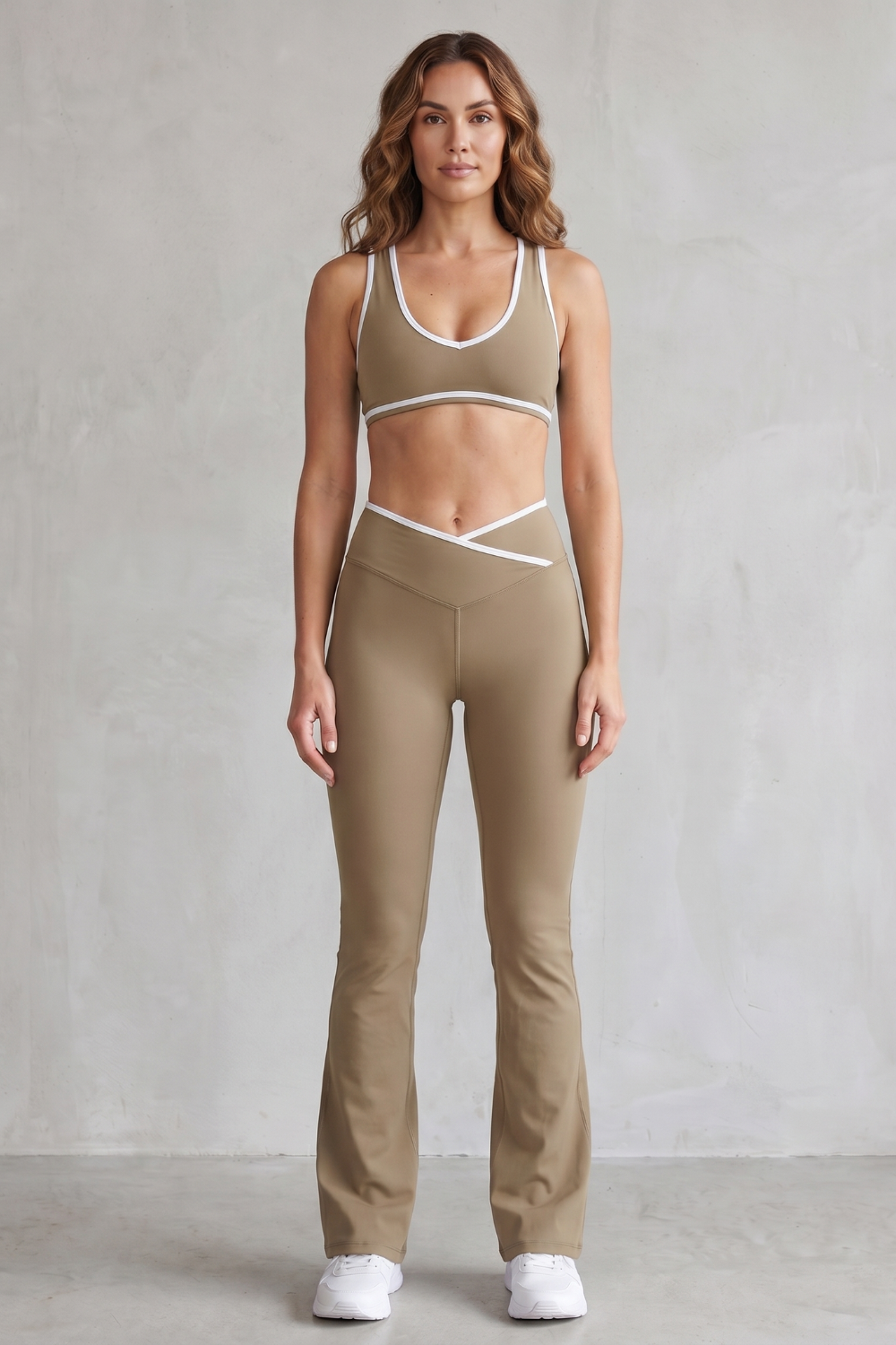 Aurelia – Conjunto de activewear com detalhes em contraste