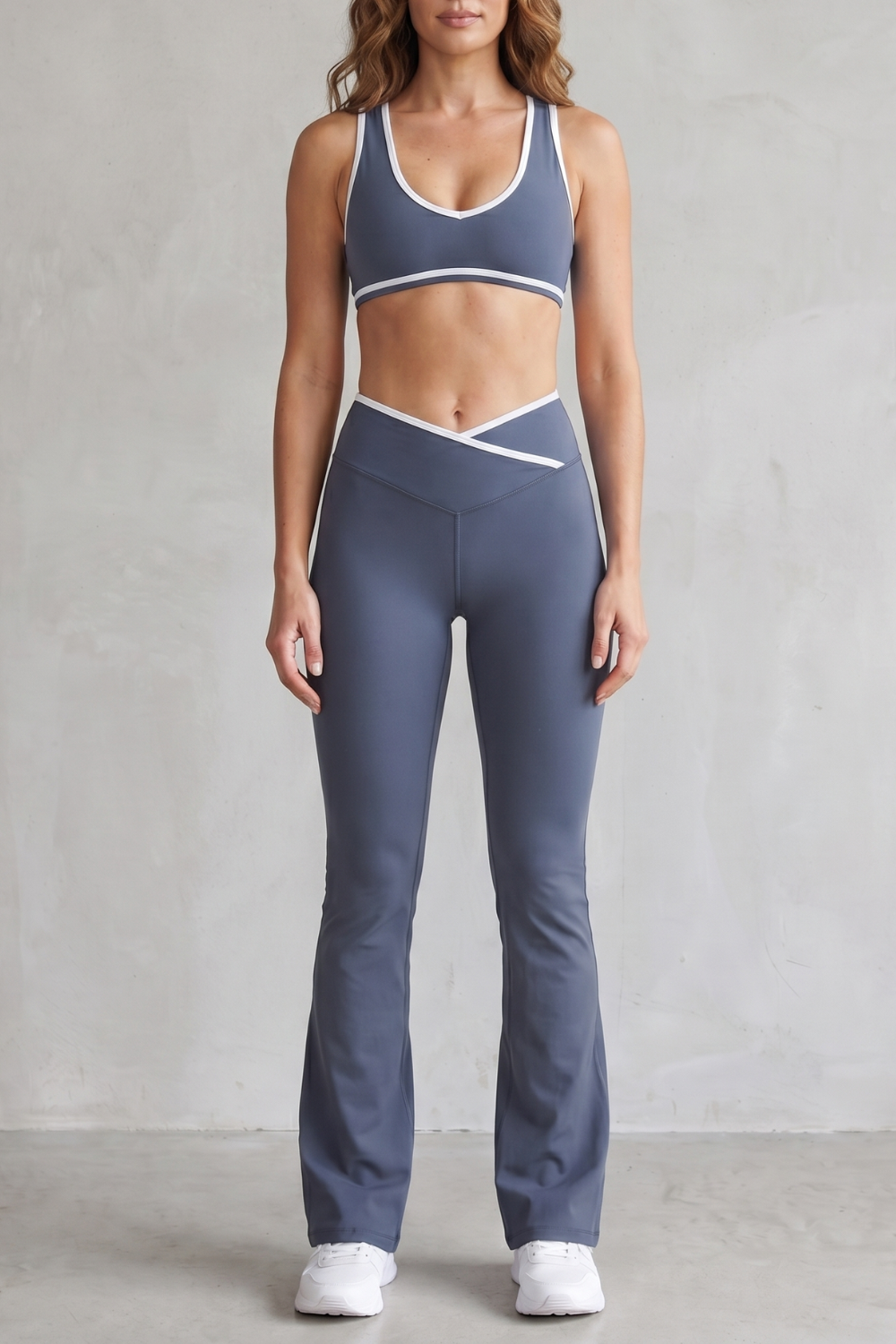 Aurelia – Conjunto de activewear com detalhes em contraste
