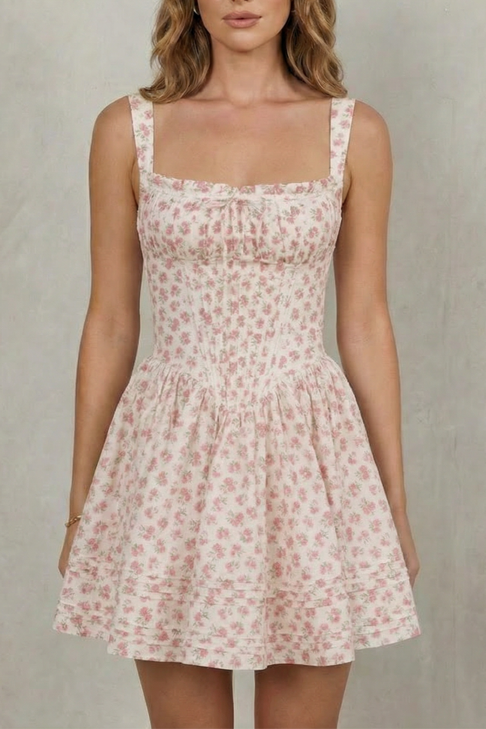 Avellina – Charme floral suave – Vestido curto