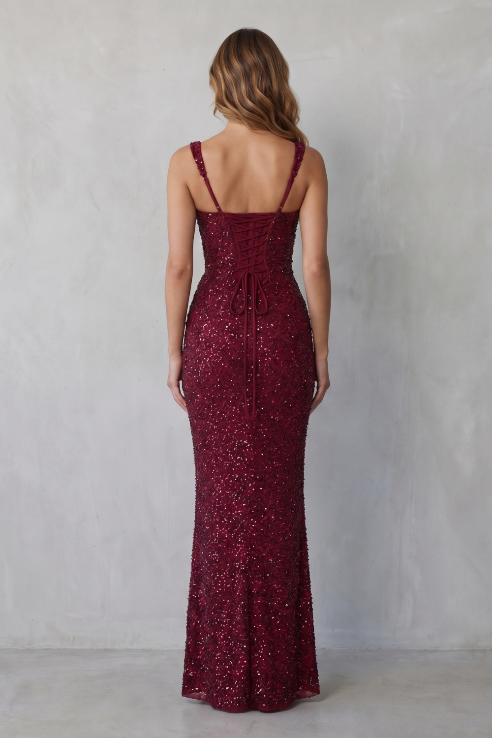 Calanthea – Glamour escultural com lantejoulas – Vestido maxi