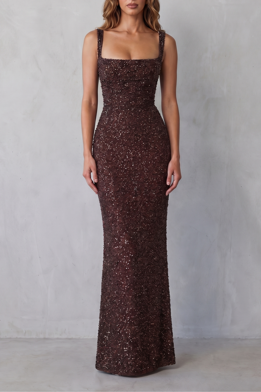 Calanthea – Glamour escultural com lantejoulas – Vestido maxi