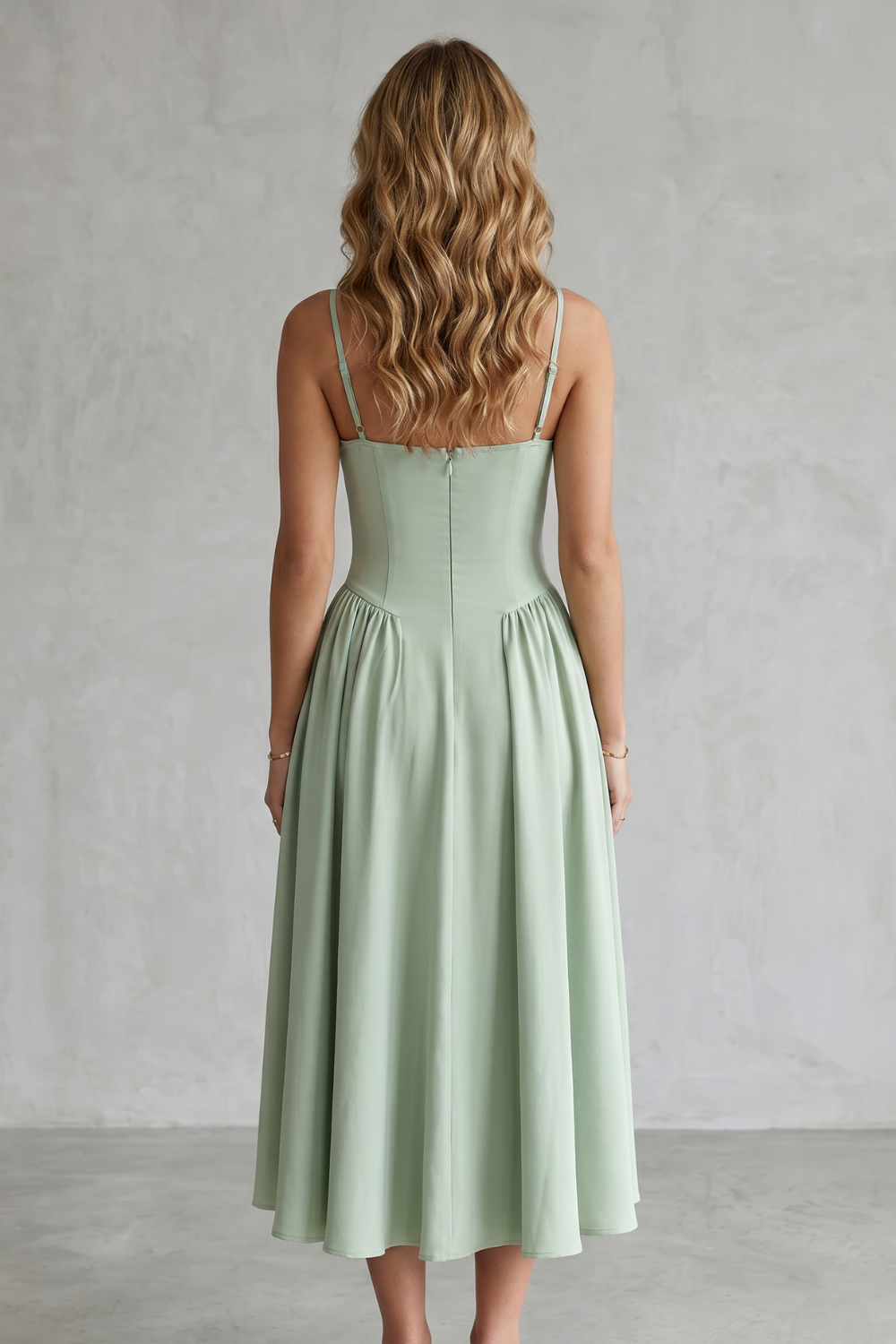 Calliope – Estrutura atemporal – Vestido Midi Feminino Estruturado sem Mangas