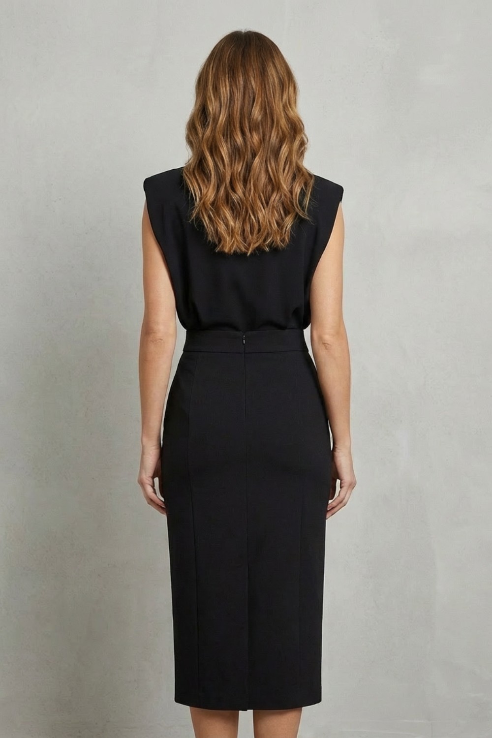 Camille – Vestido Midi Elegante sem Manga com Detalhe de Botões – Elegância de Verão