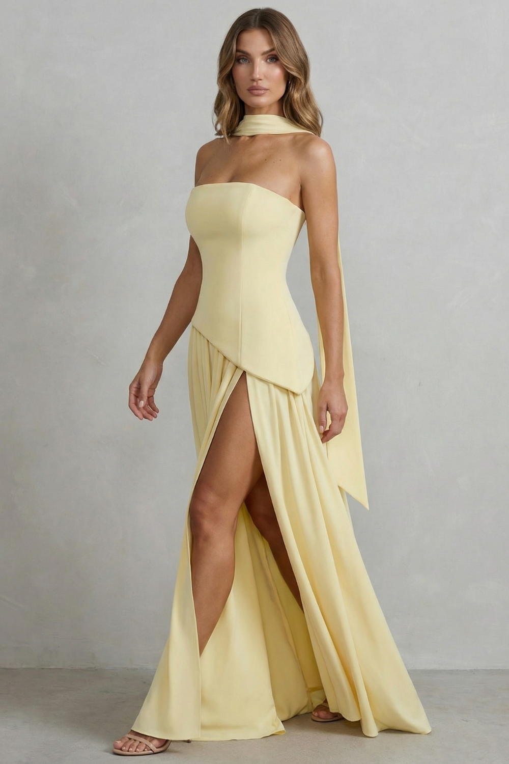 Celestara – Drapeado esculpido com fenda – Vestido longo tomara que caia