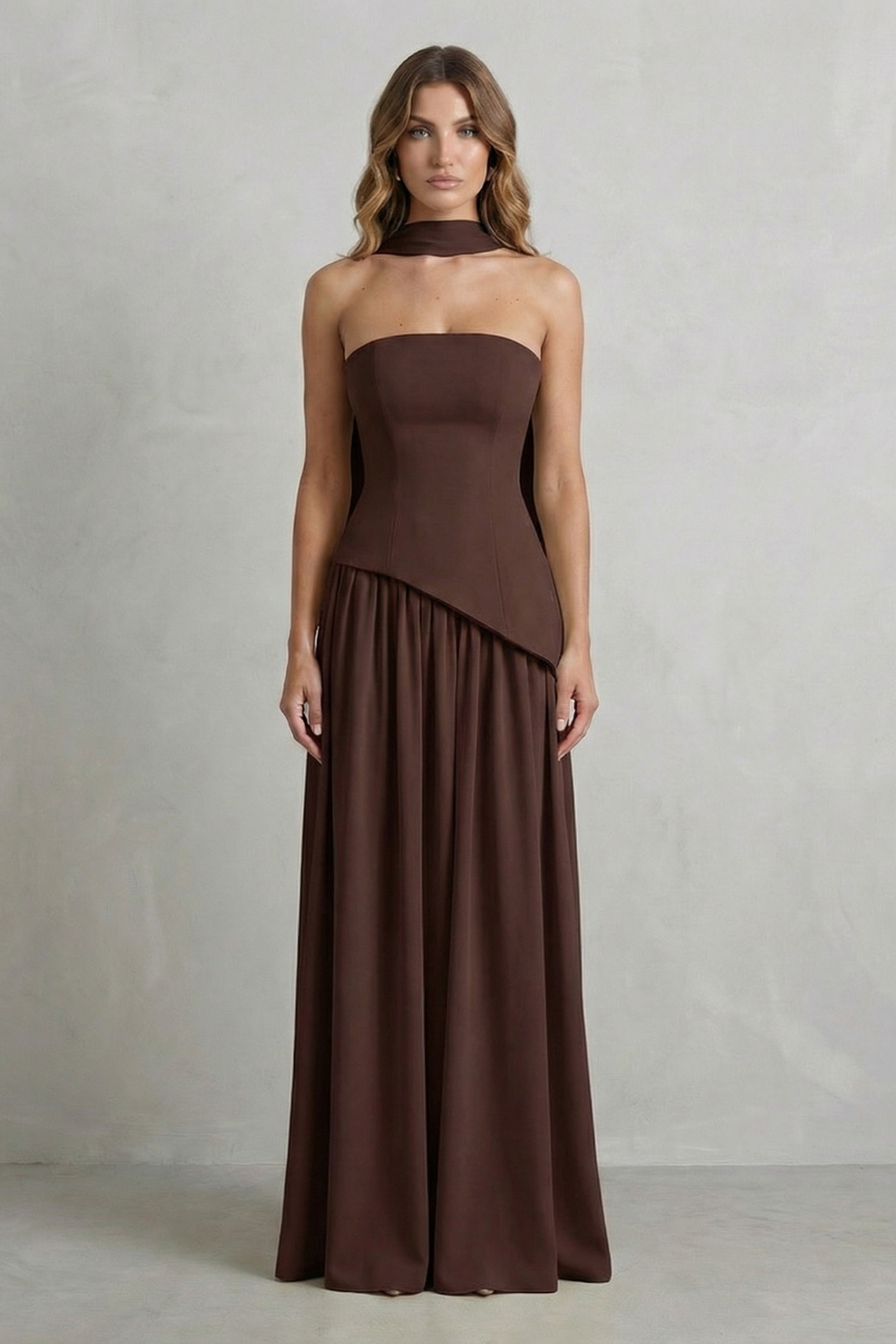 Celestara – Drapeado esculpido com fenda – Vestido longo tomara que caia