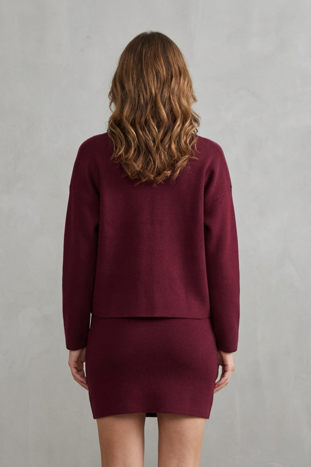 Clarette – Charme Sem Esforço – Conjunto de Jaqueta e Saia em Tricô Slim