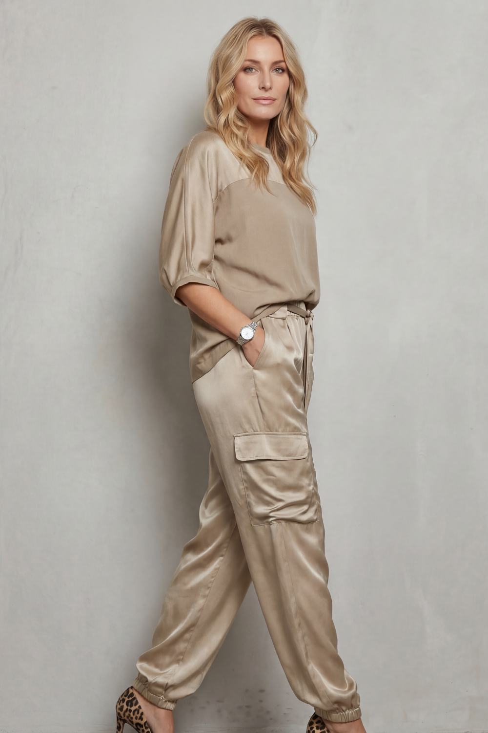 Finley – Conjunto Lounge de Cetim com Bolsos Cargo