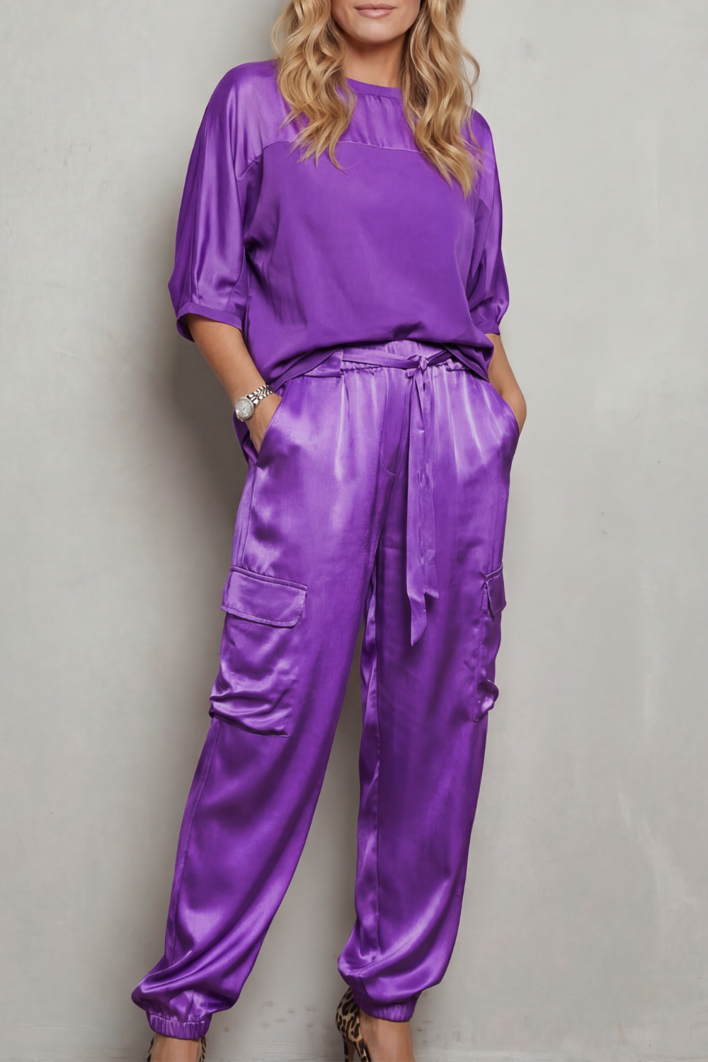 Finley – Conjunto Lounge de Cetim com Bolsos Cargo
