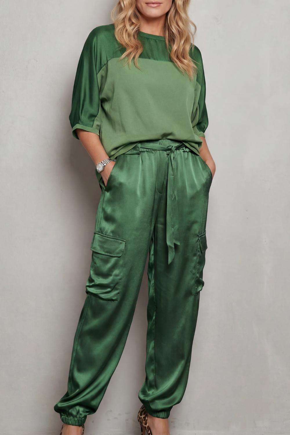Finley – Conjunto Lounge de Cetim com Bolsos Cargo
