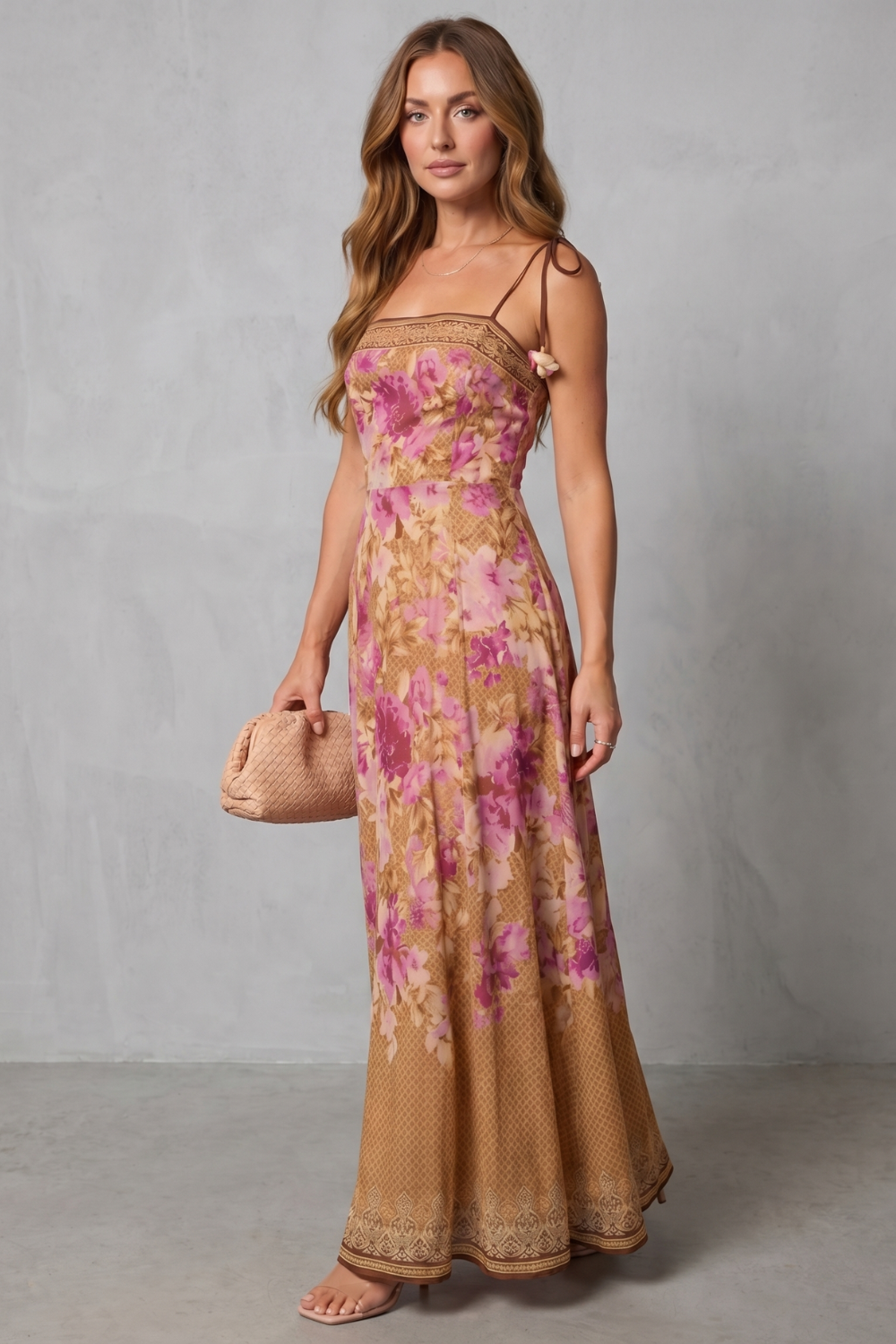 Floréline – Vestido maxi floral com decote quadrado