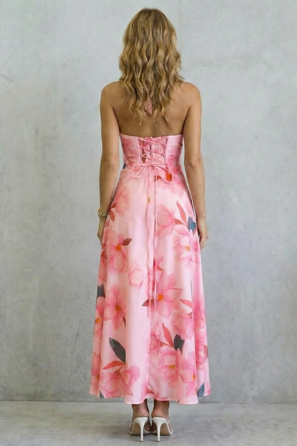 Florévia – Elegância floral com costas abertas – Vestido longo