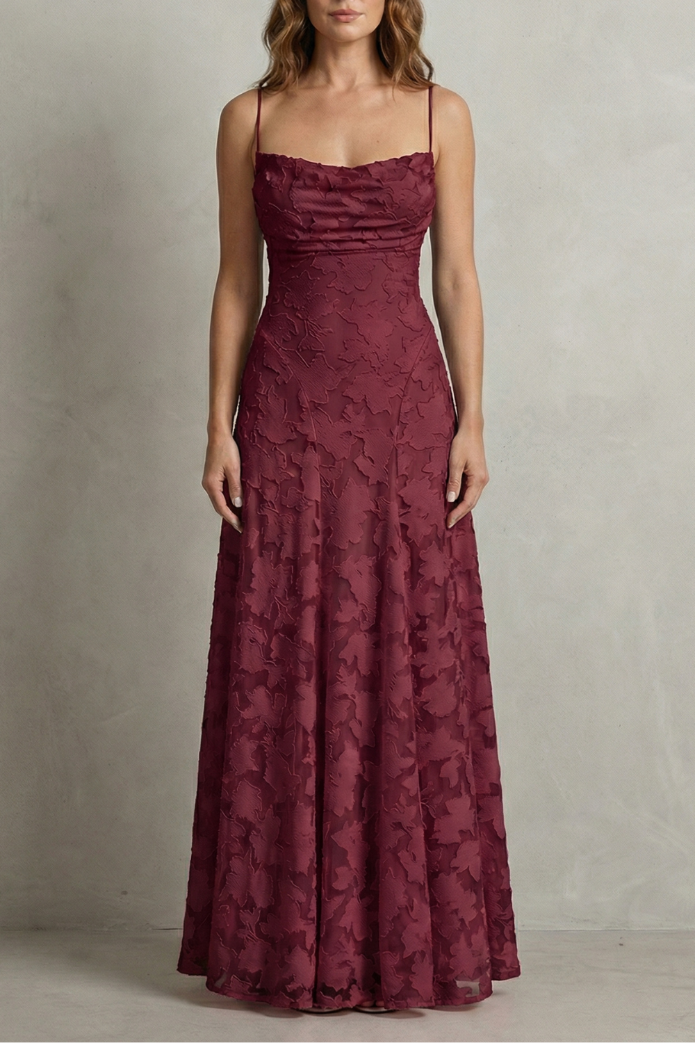 Florielle – Silhueta floral romântica – Vestido longo sem mangas