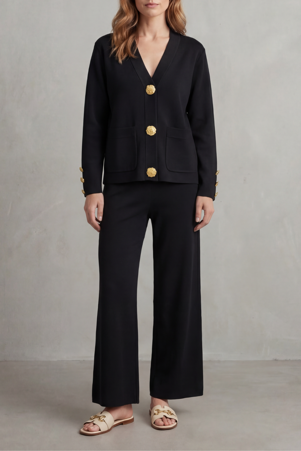 Livia – Detalhe de botões dourados – Conjunto loungewear abotoado