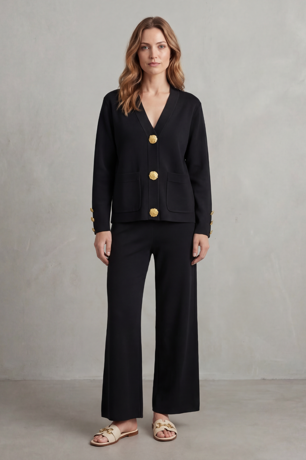 Livia – Detalhe de botões dourados – Conjunto loungewear abotoado