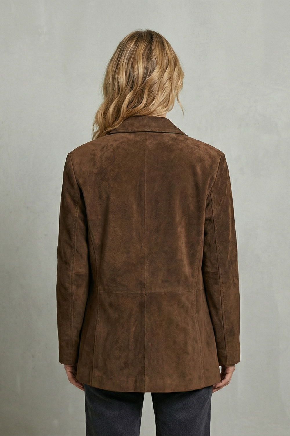Lorenza – Ombros estruturados – Blazer de camurça