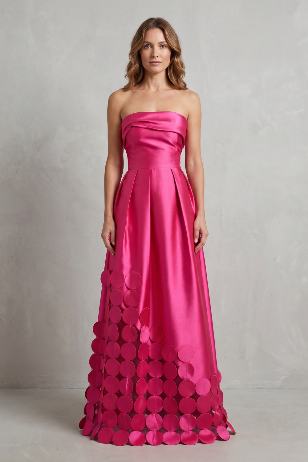 Luméa – Elegância de cetim com poás – Vestido longo