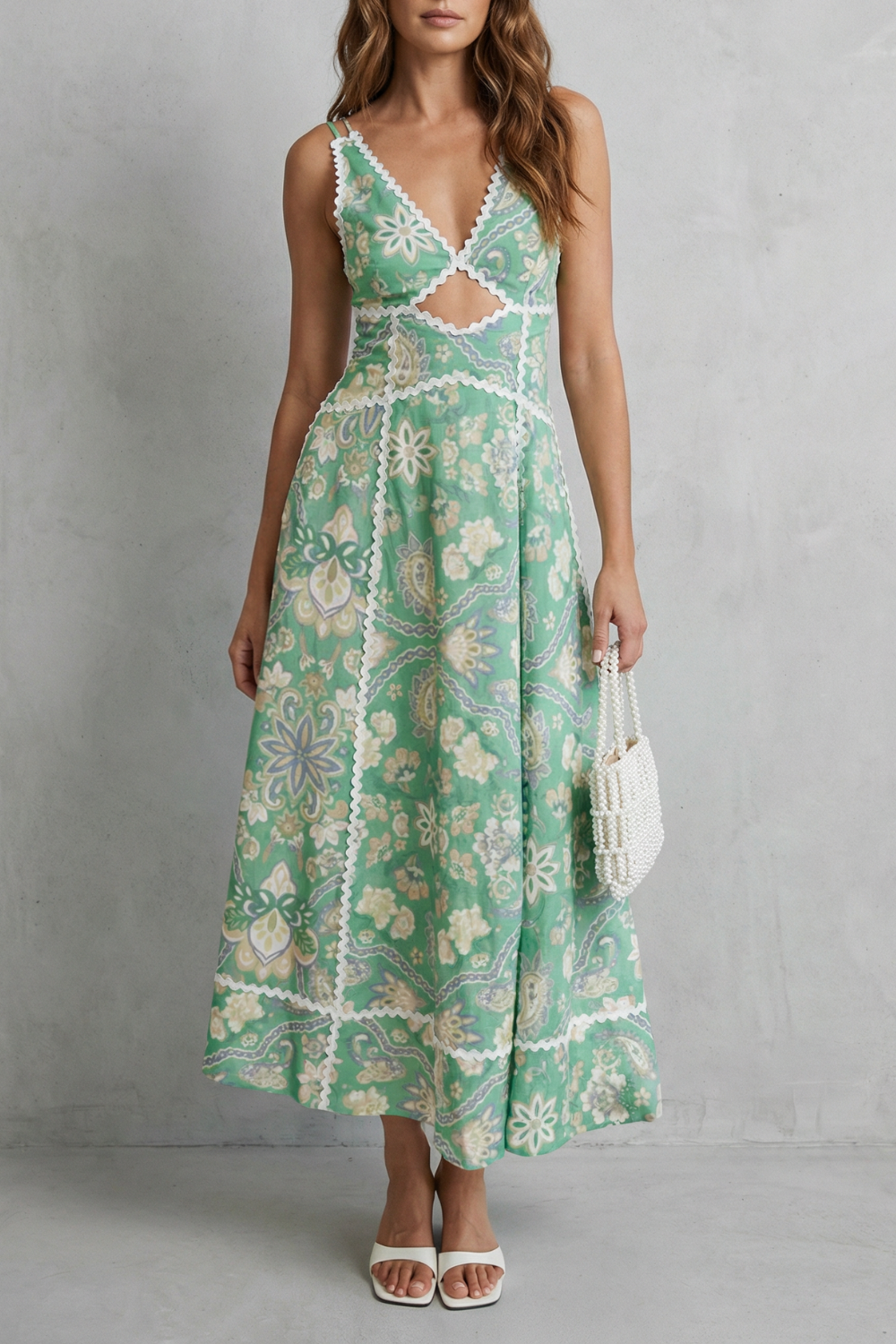 Luminara – Elegância artística com recortes – Vestido longo