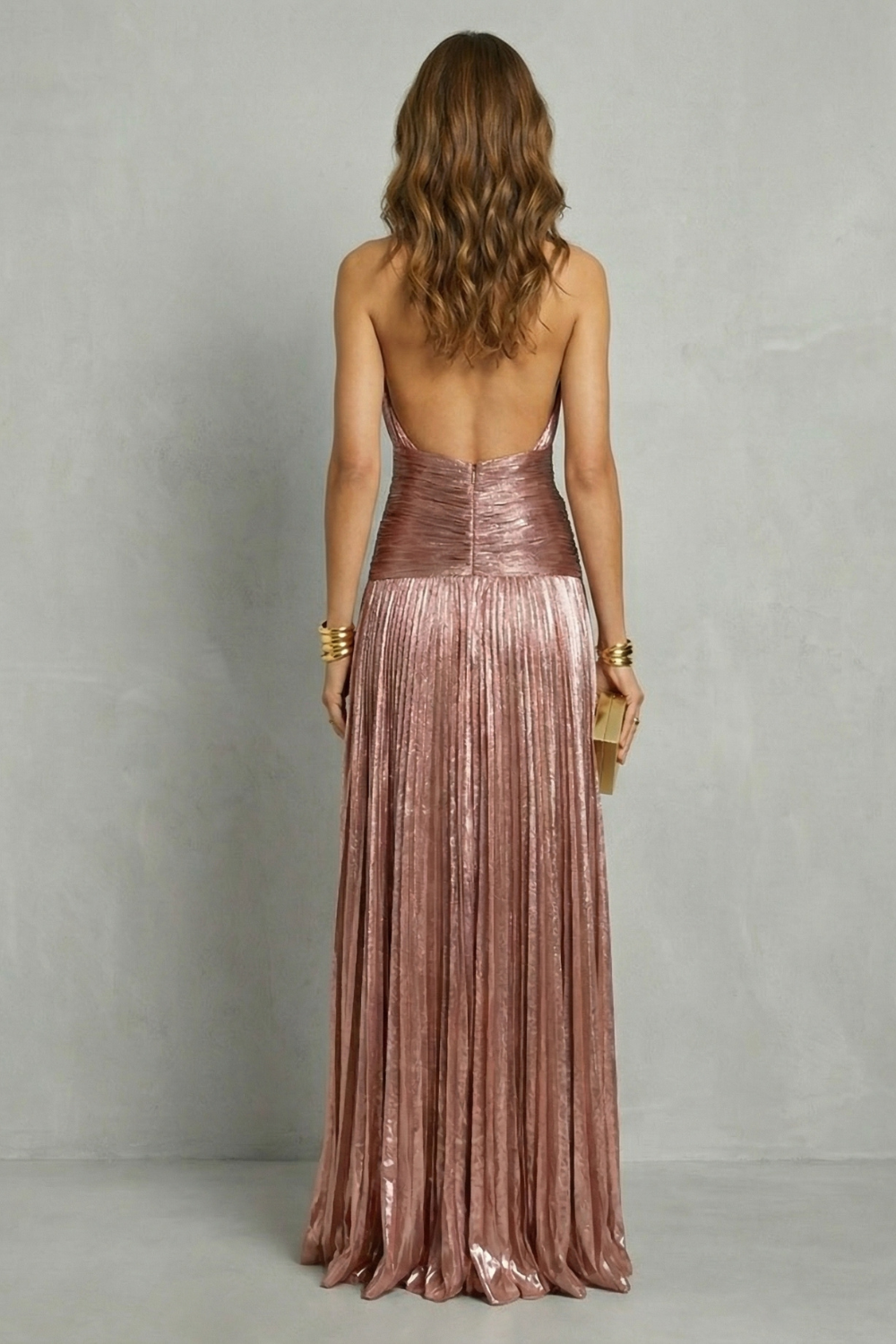 Luminara – Elegância drapeada metálica – Vestido longo