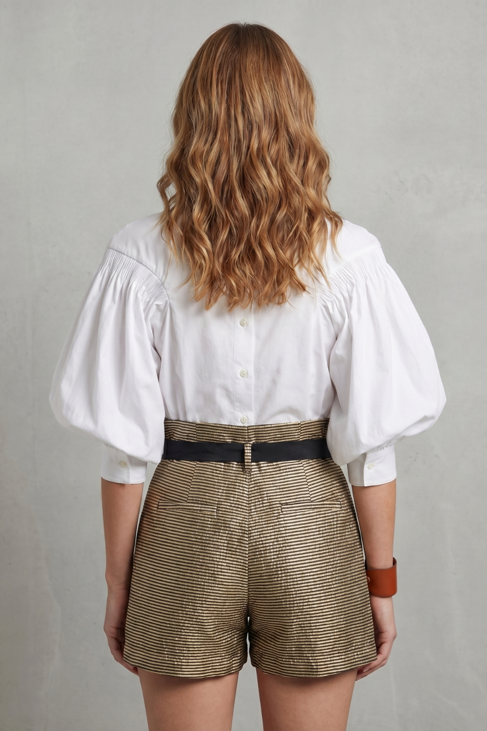 Lunara – Blusa com mangas bufantes volumosas