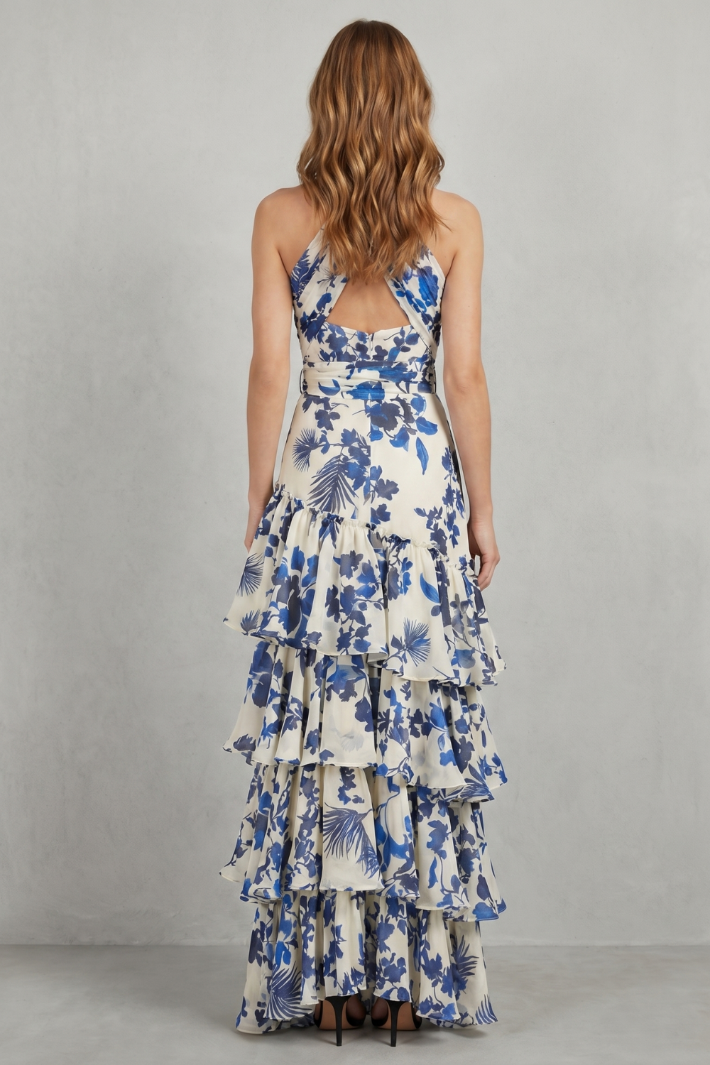 Lunarelle – Elegância floral com halter – Vestido maxi