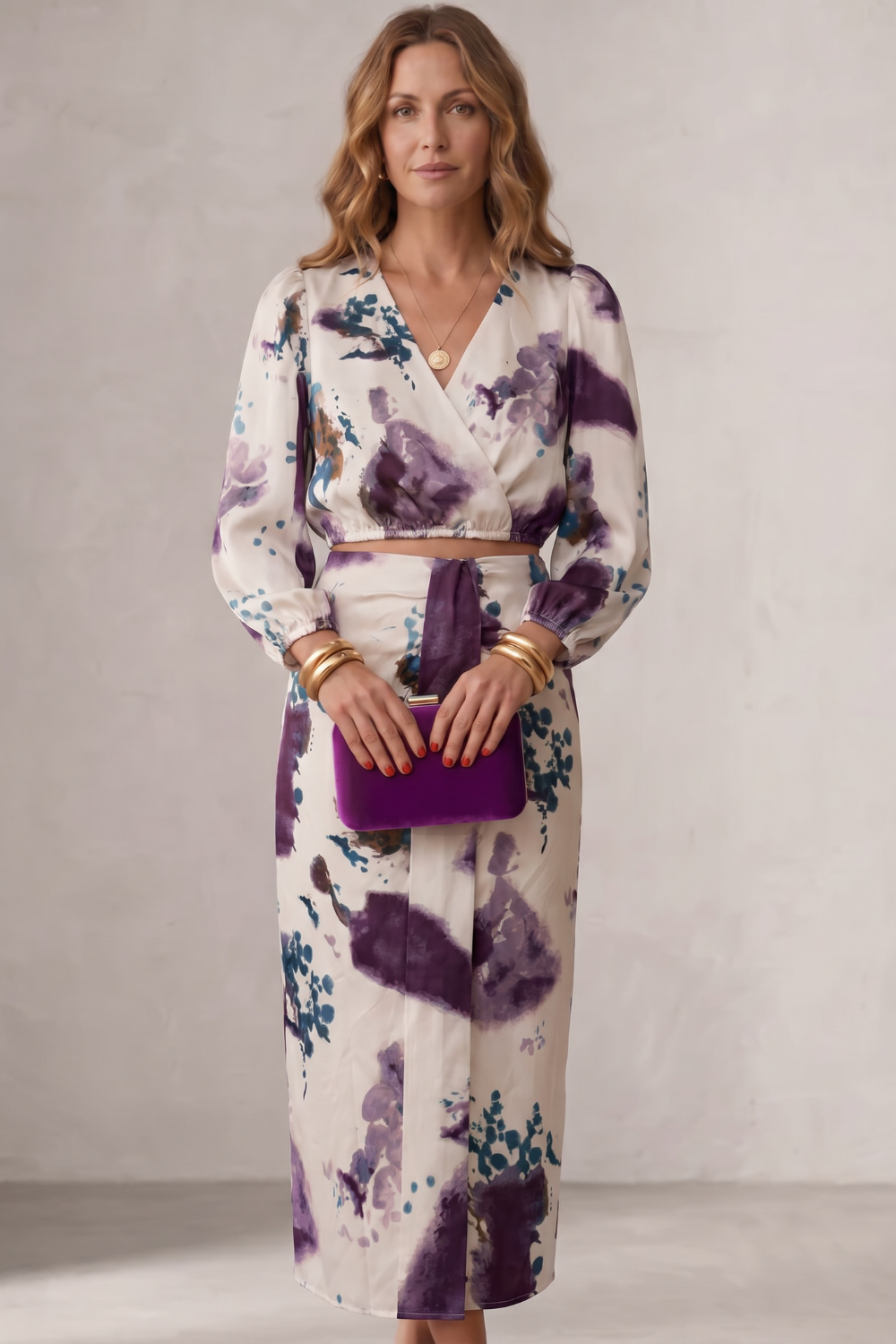 Violetta – Elegância floral em aquarela – Conjunto de blusa e saia