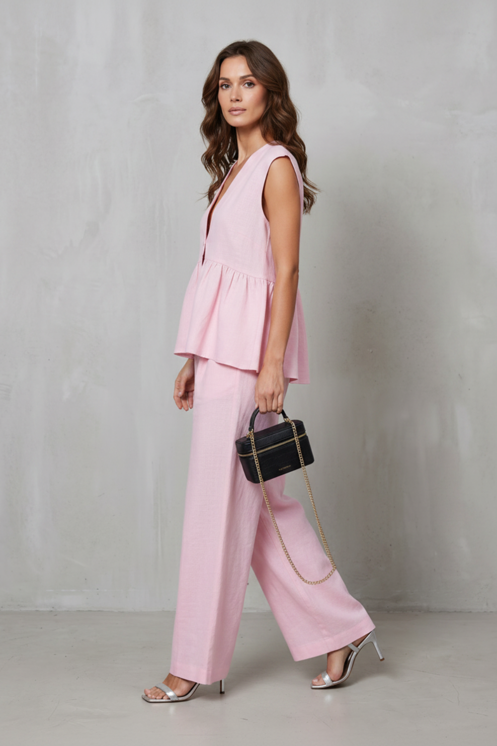 Lunessa – Elegância suave com peplum – Conjunto de calça de duas peças