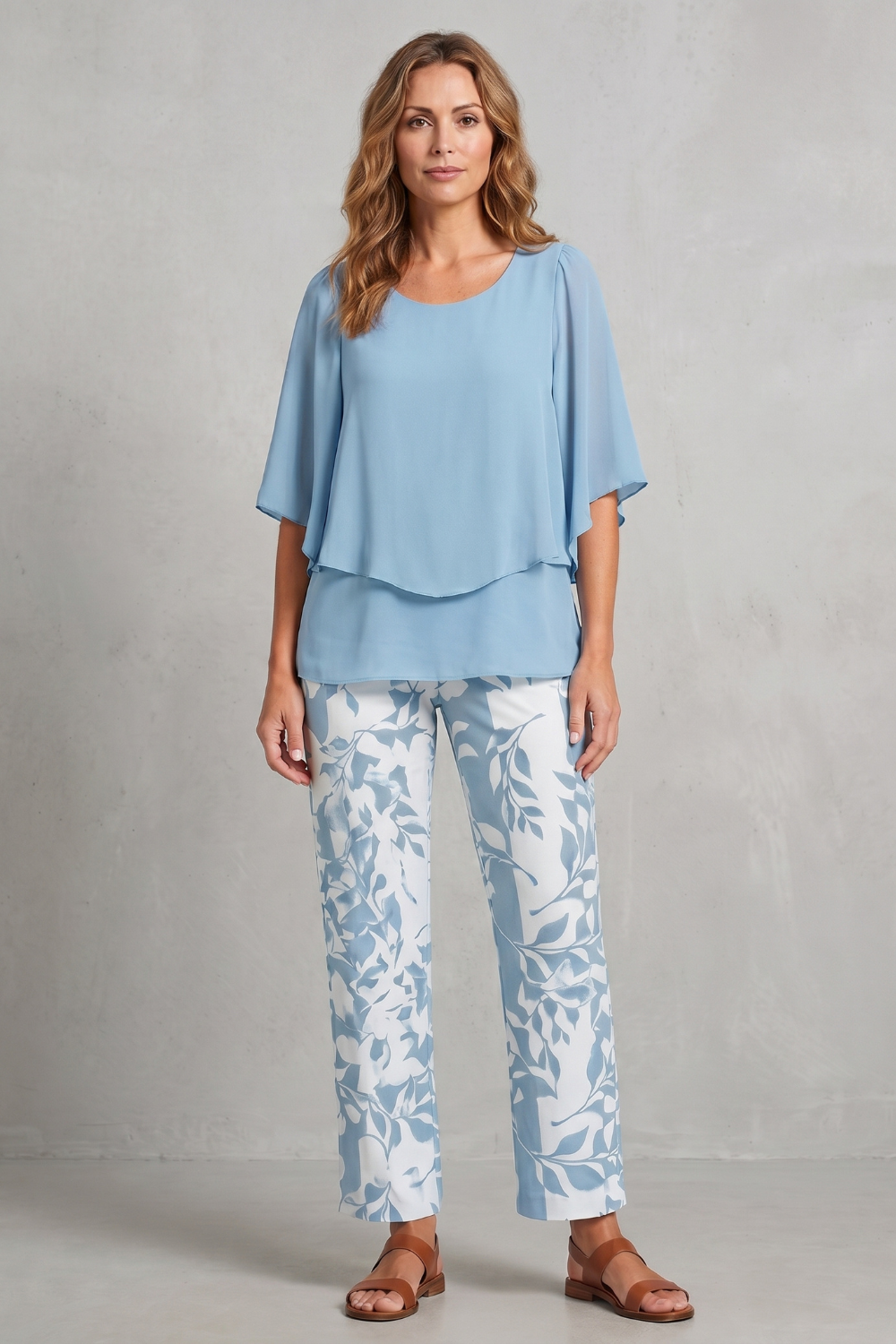 Mariselle – Elegância com estampa botânica – Conjunto de calça duas peças