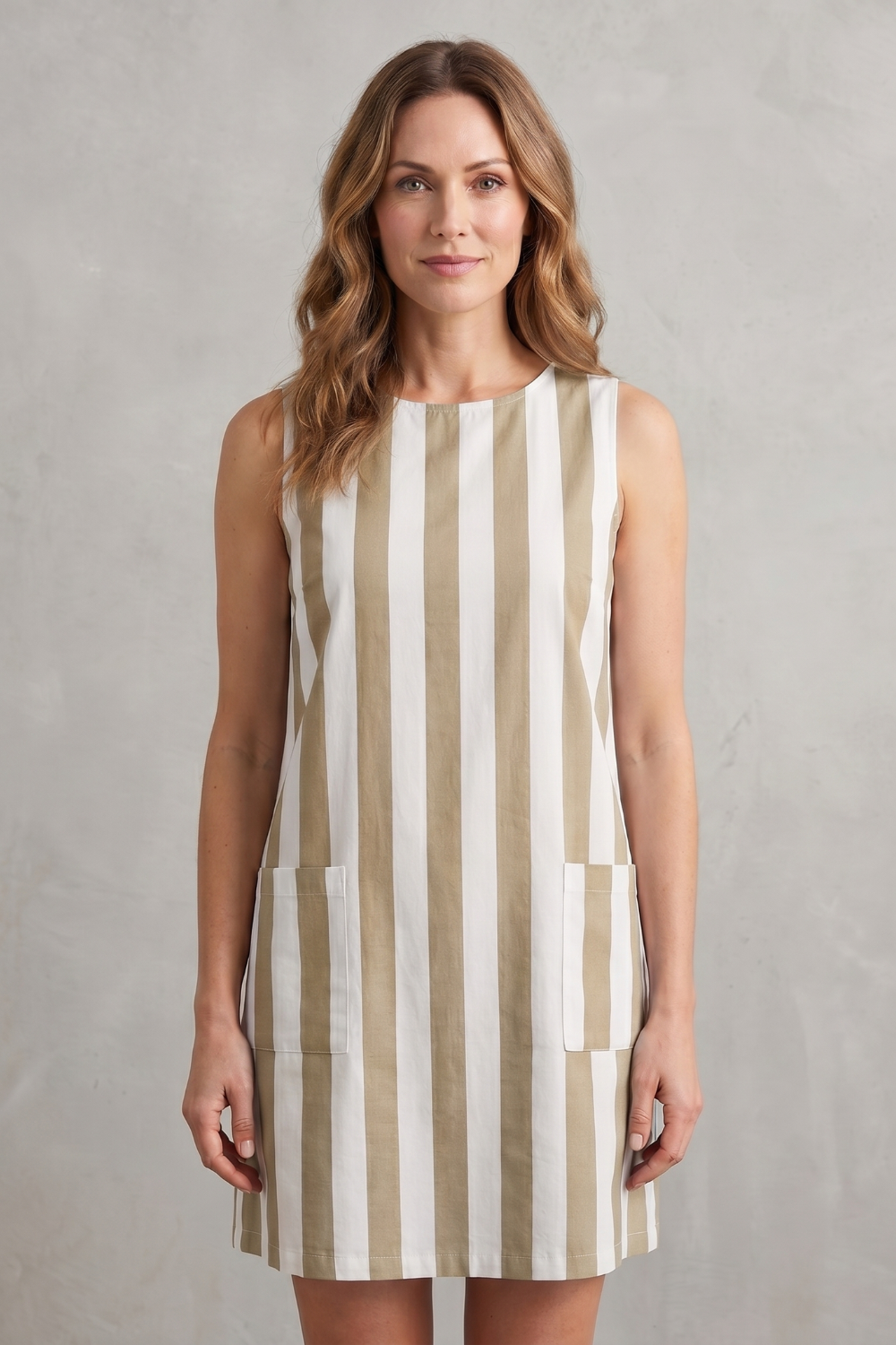 Marivelle – Charme listrado monocromático – Vestido curto