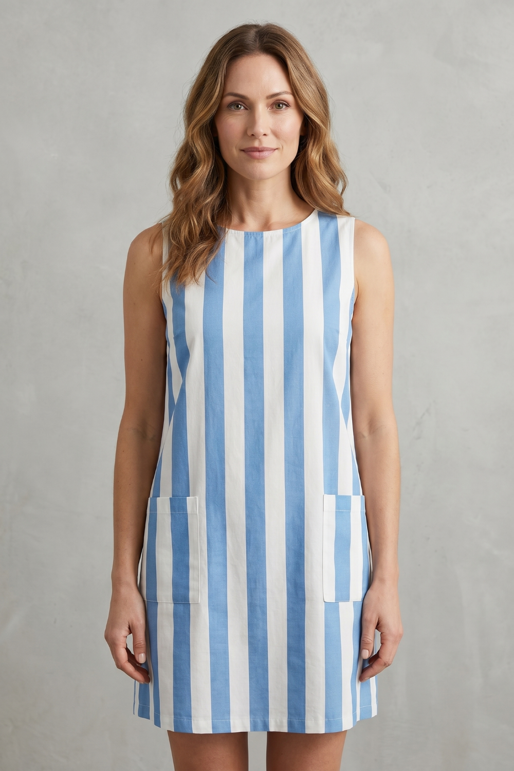 Marivelle – Charme listrado monocromático – Vestido curto