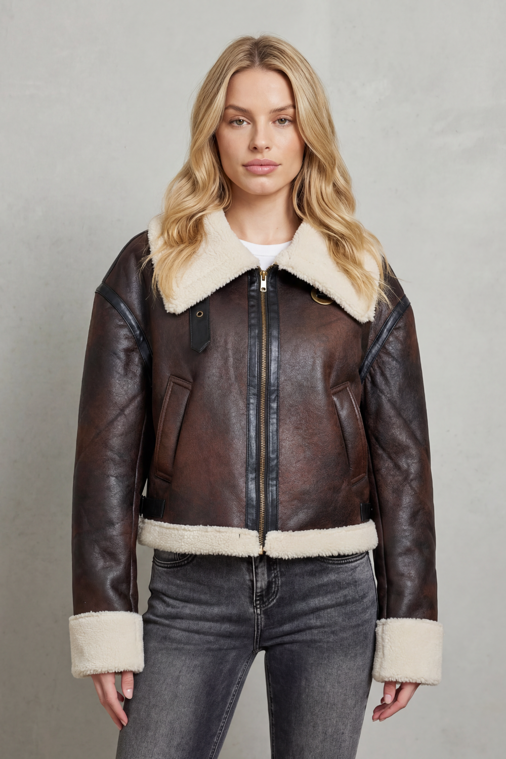Mirevola – Acabamento em shearling – Jaqueta aviadora cropped