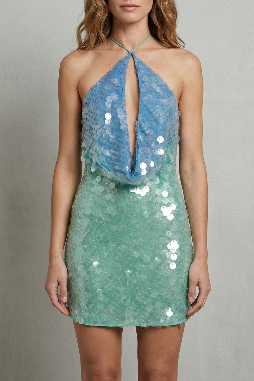 Molvina – Degradê azul oceano – Vestido curto de paetê frente única