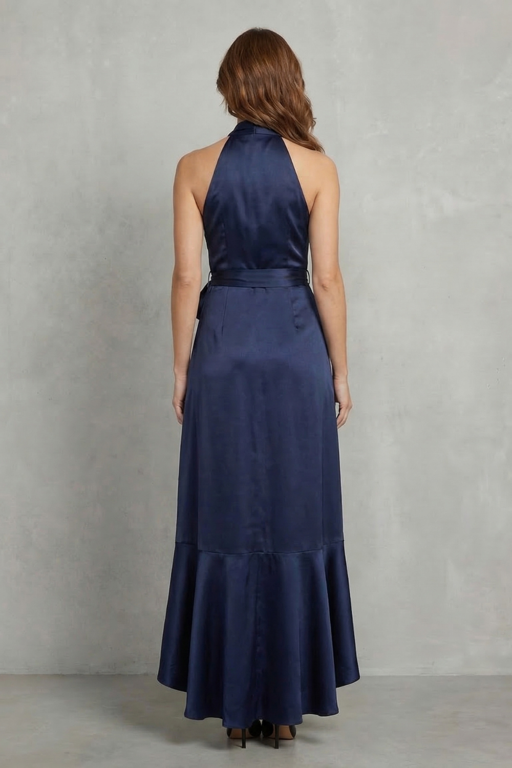 Noctavelle – Silhueta drapeada em cetim – Vestido longo para noite