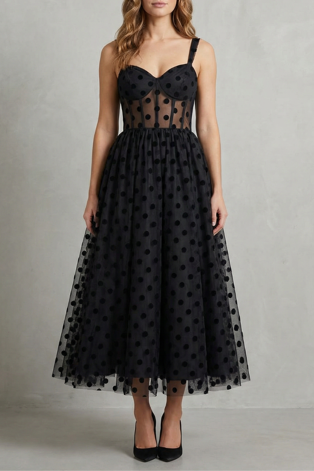 Noirabelle – Elegância em tule com poás – Vestido midi