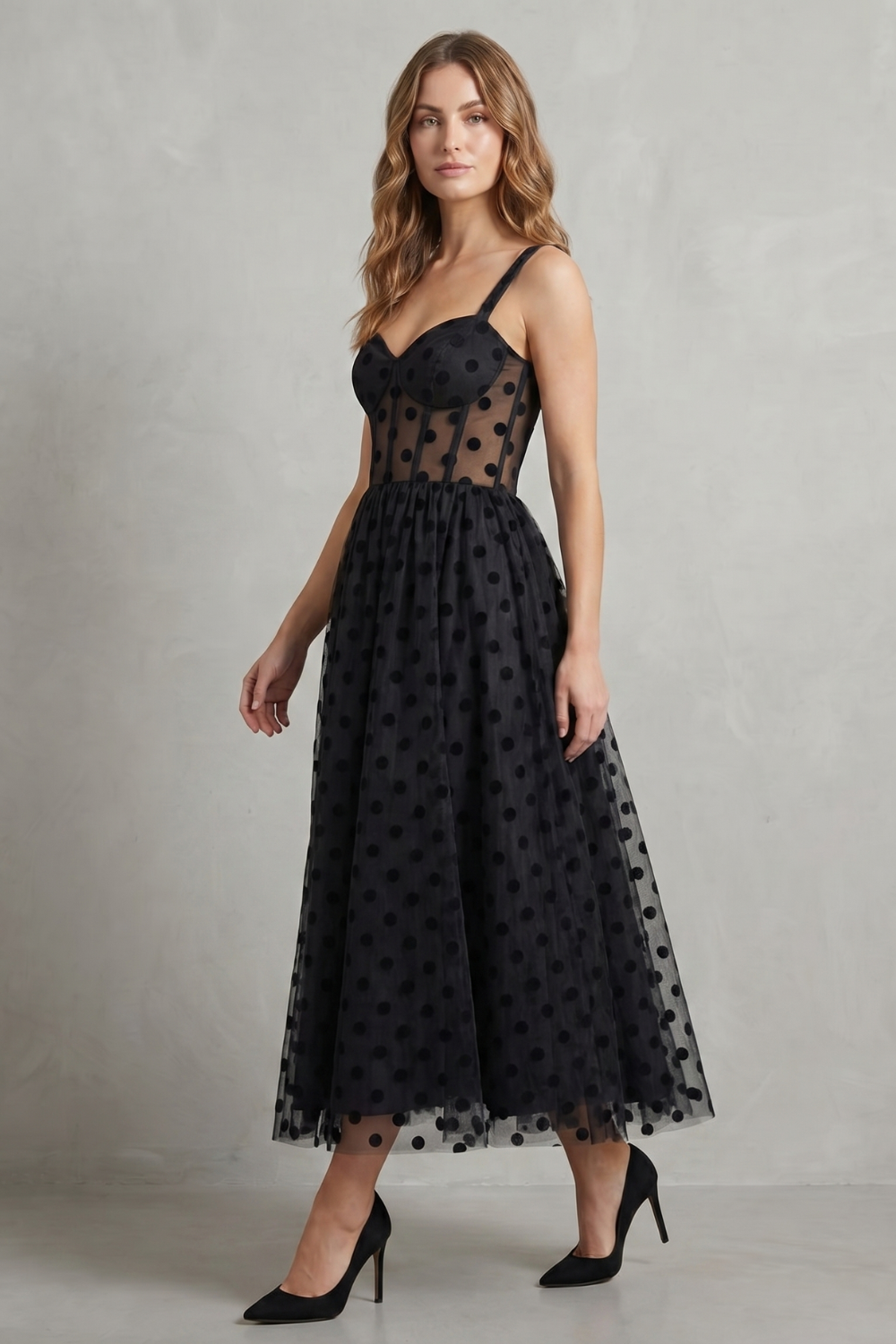 Noirabelle – Elegância em tule com poás – Vestido midi