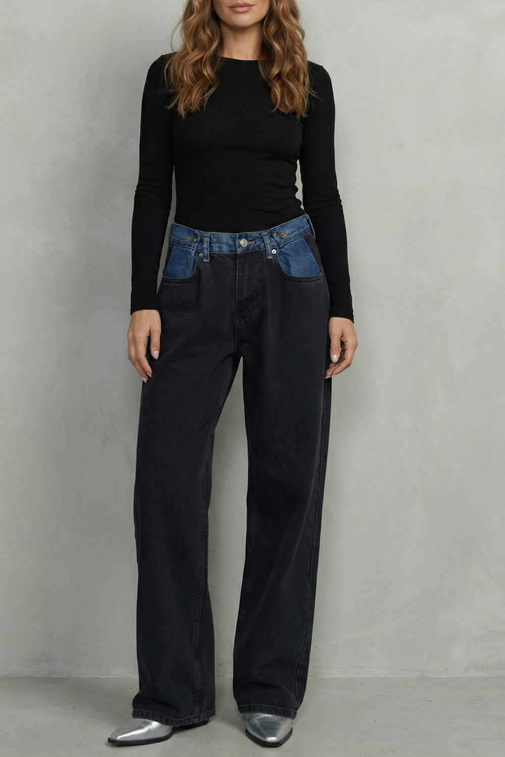 Noirelle – Calça jeans reta com detalhe de cós triplo