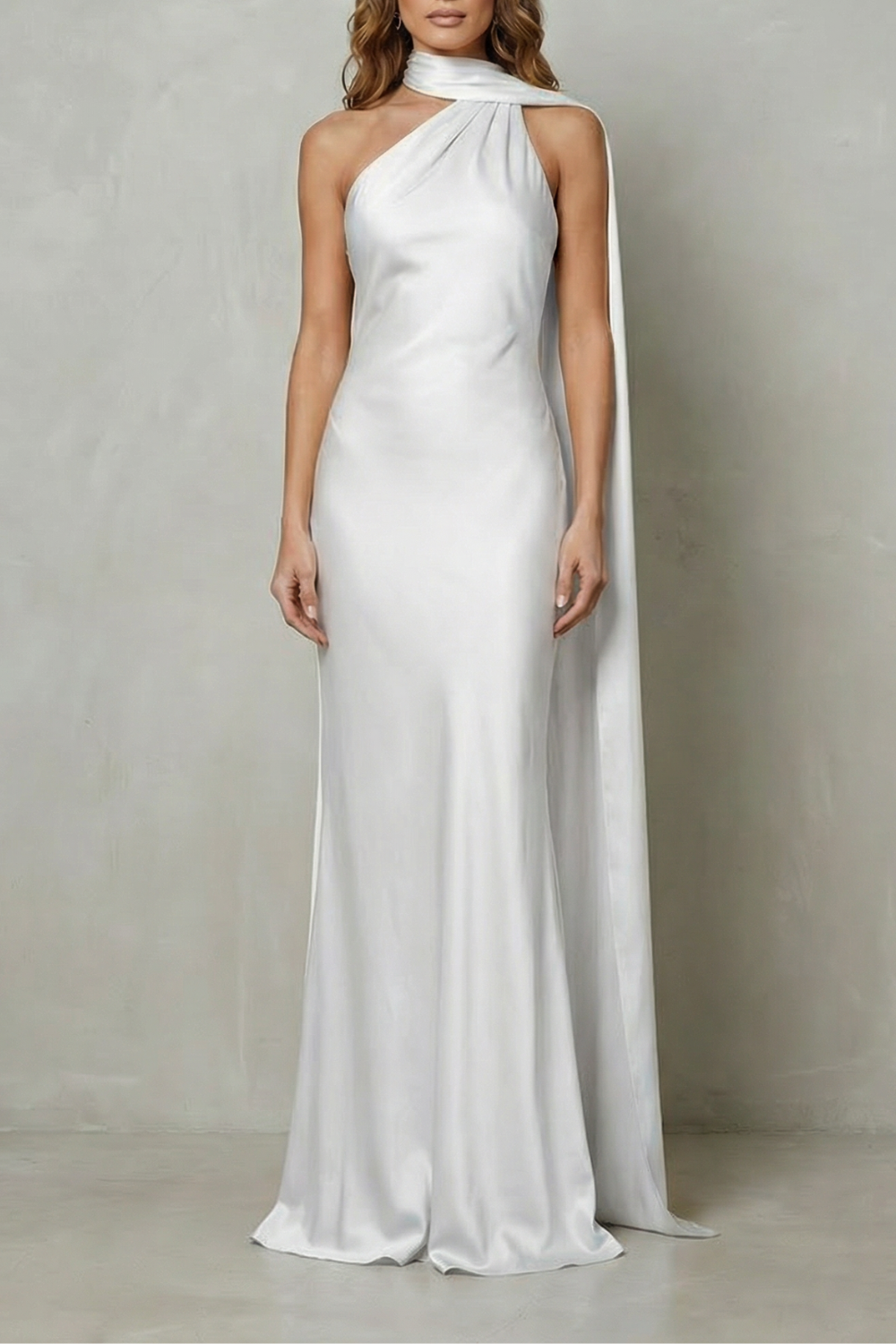 Orlianne – Decote drapeado em cascata – Vestido sereia em cetim