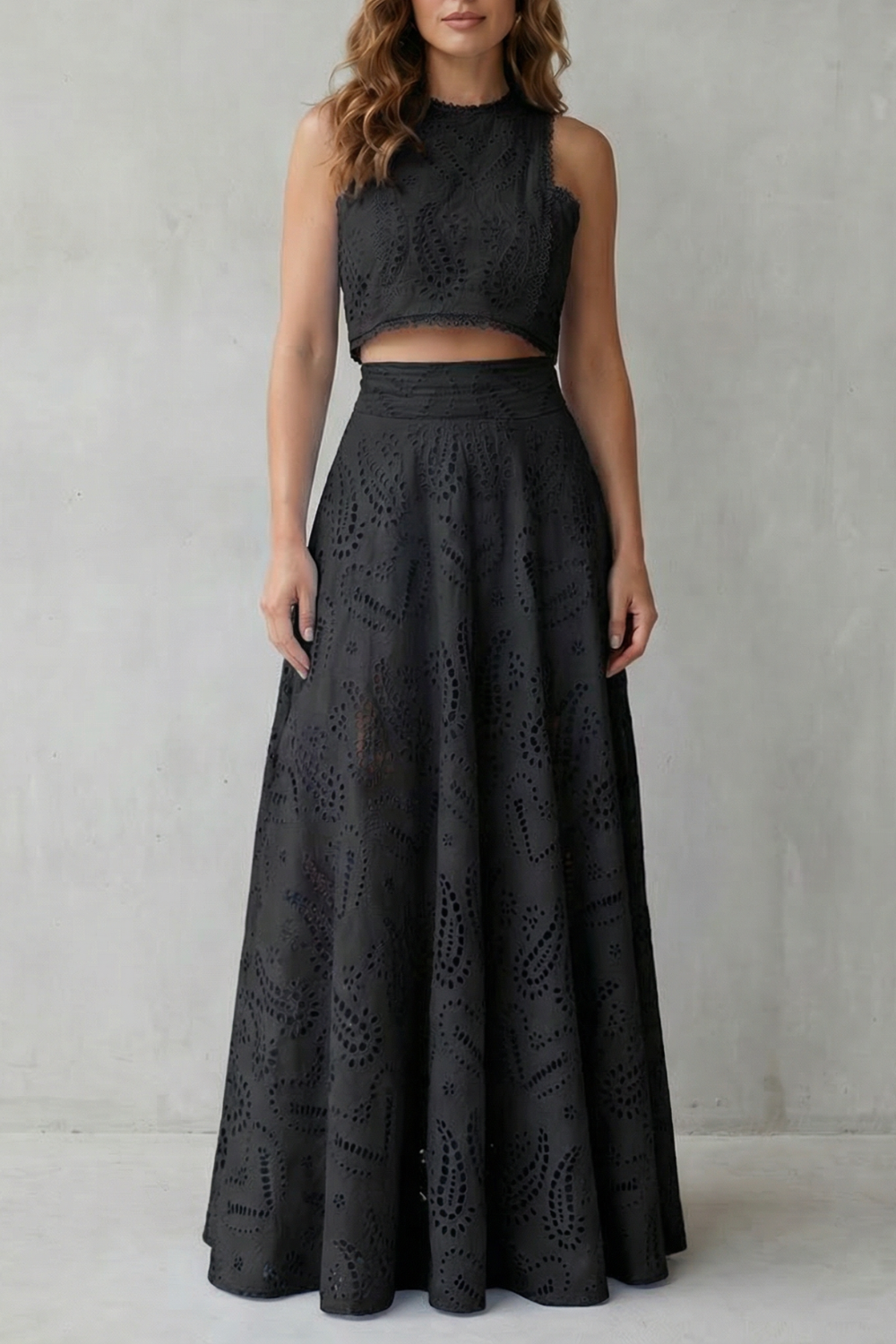 Parivelle – Elegância em renda bordada – Conjunto com saia