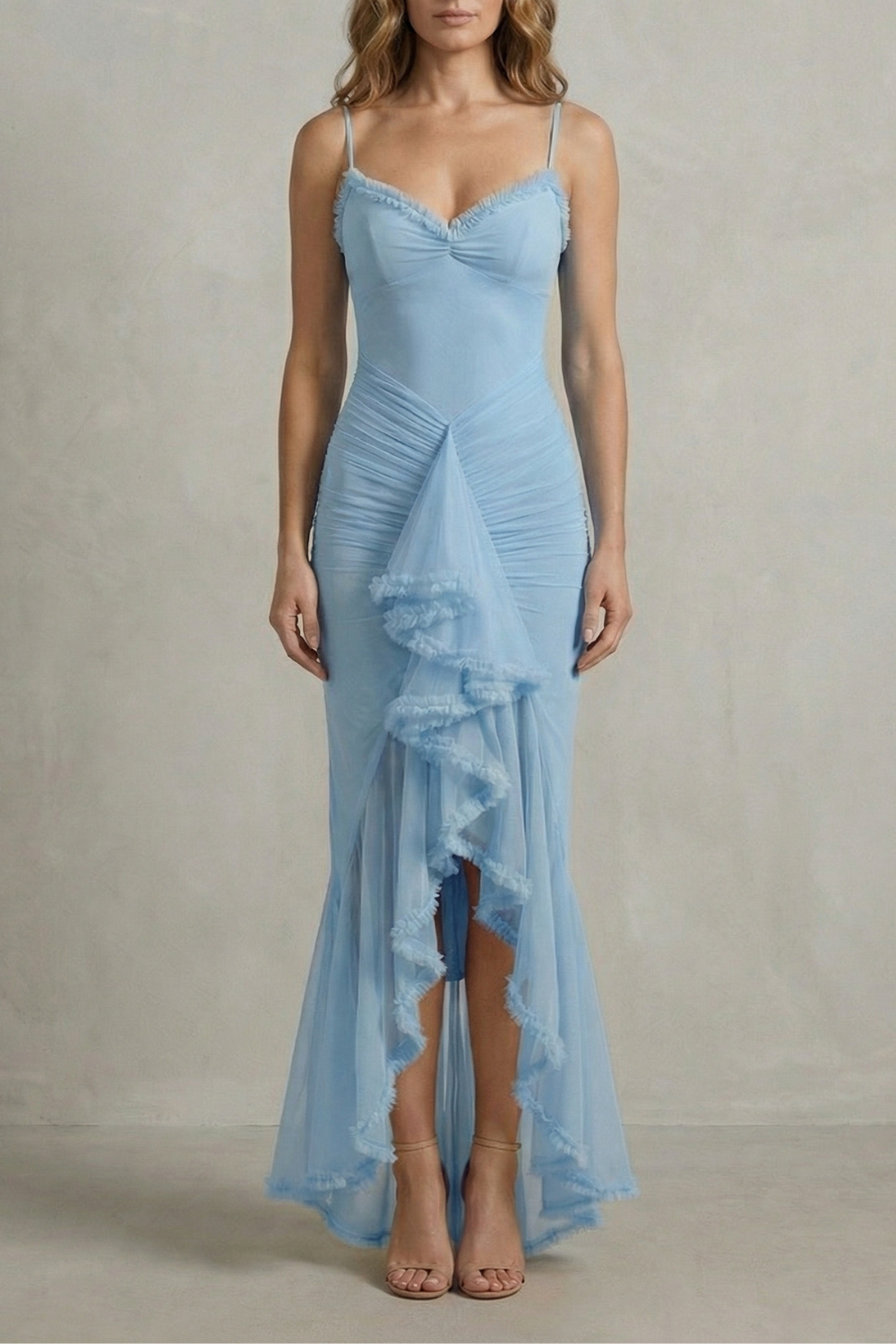 Phoebe – Charme feminino com babados – Vestido longo sleeveless assimétrico